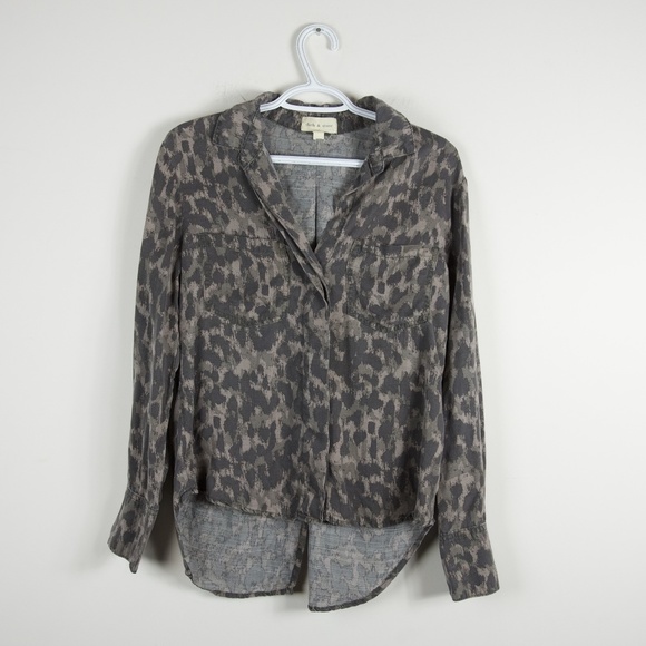 Cloth & Stone Leopard Print Button Down Top S - Picture 2 of 3